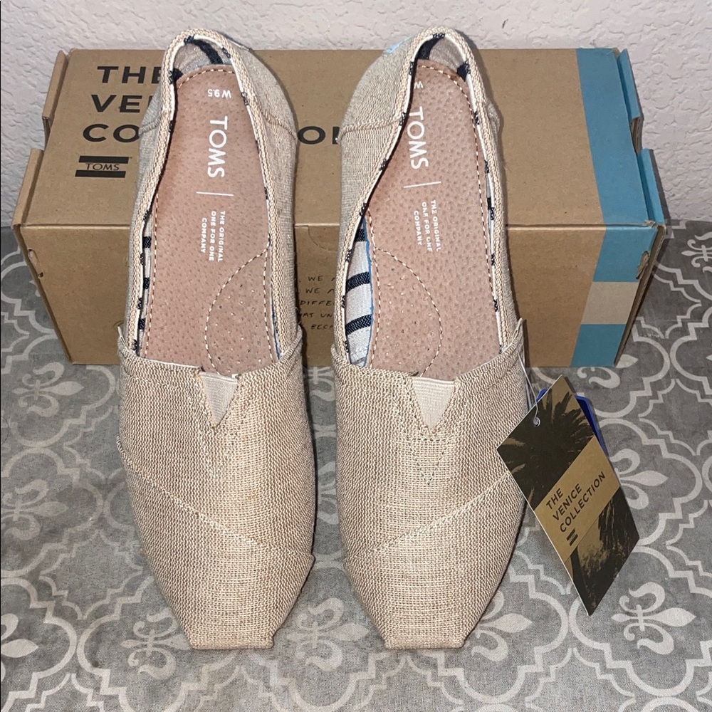 TOMS Women's Natural Canvas Flats